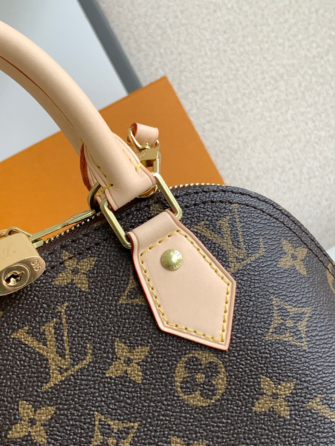 Louis Vuitton Alma