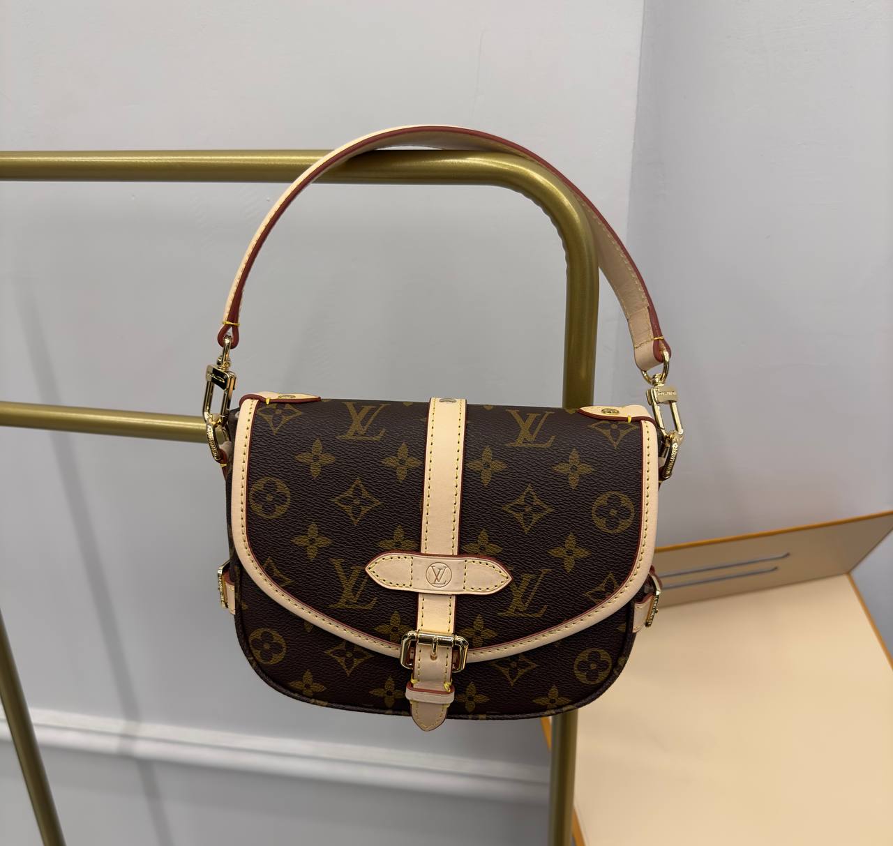 Louis Vuitton Saumur