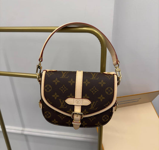 Louis Vuitton Saumur