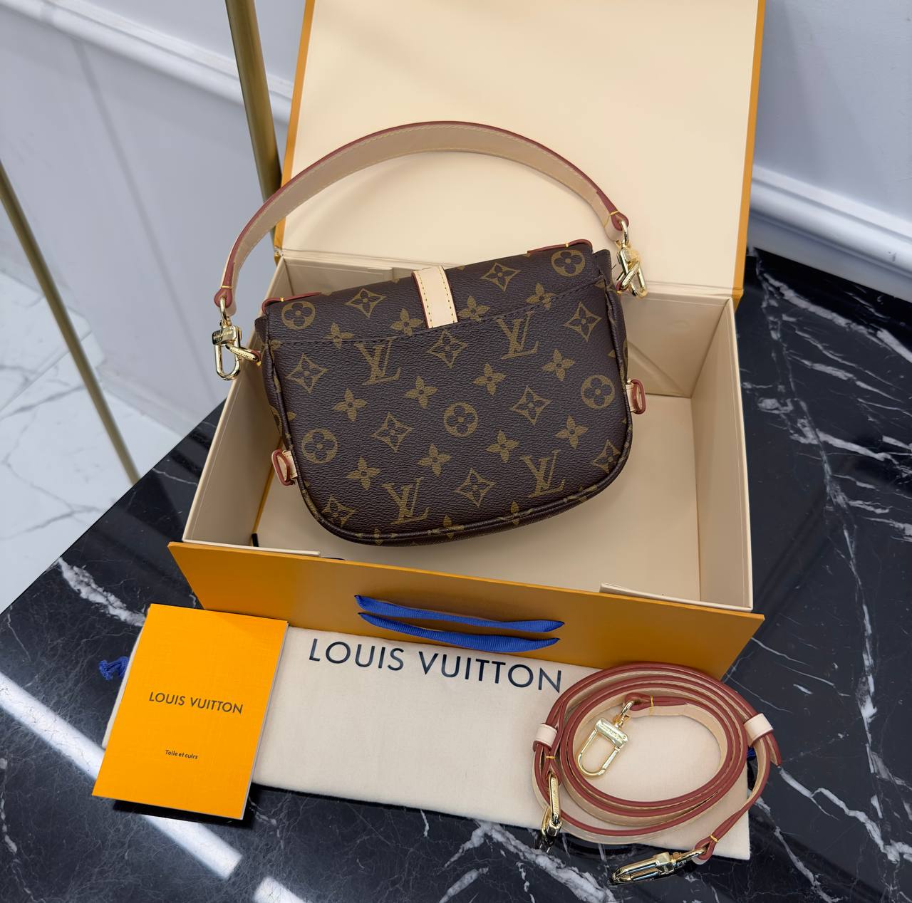 Louis Vuitton Saumur