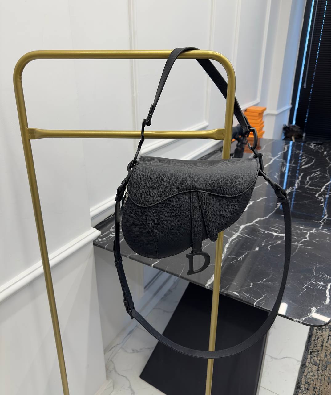 Dior Saddle Bag mit Trageriemen