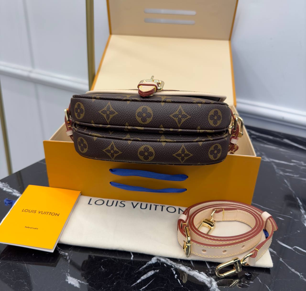 Louis Vuitton Saumur